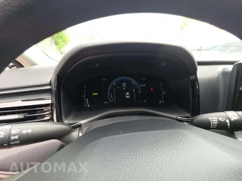 2025 Toyota Camry LE – miniatura 9