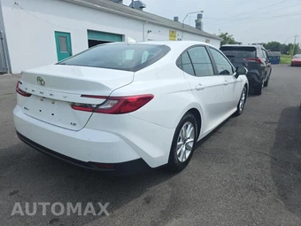 2025 Toyota Camry LE - miniatura 4
