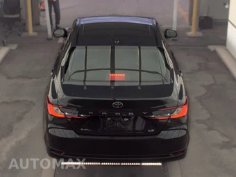 2025 Toyota Camry LE - miniatura 5