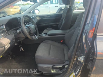 2025 Toyota Camry LE - miniatura 7