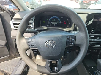 2025 Toyota Camry LE - miniatura 10