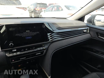 2025 Toyota Camry LE - miniatura 11