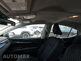 2025 Toyota Camry LE - miniatura 18