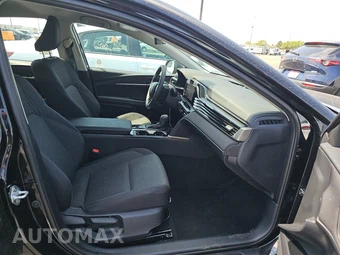 2025 Toyota Camry LE - miniatura 8