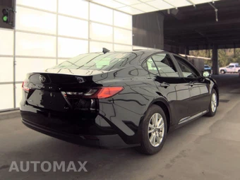 2025 Toyota Camry LE - miniatura 4