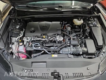 2025 Toyota Camry LE - miniatura 12