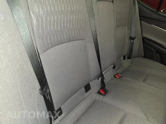 2025 Toyota Camry LE - miniatura 17