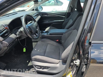 2025 Toyota Camry LE - miniatura 13