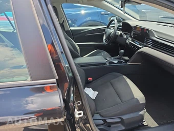 2025 Toyota Camry LE - miniatura 14