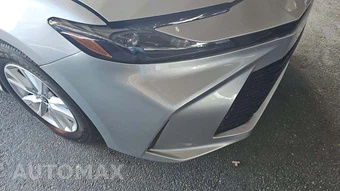 2025 Toyota Camry LE – miniatura 18
