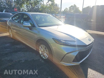 2025 Toyota Camry LE – miniatura 3