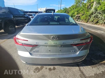 2025 Toyota Camry LE – miniatura 5