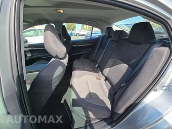 2025 Toyota Camry LE - miniatura 13