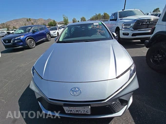 2025 Toyota Camry LE - miniatura 2