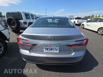 2025 Toyota Camry LE - miniatura 5