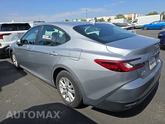 2025 Toyota Camry LE - miniatura 6