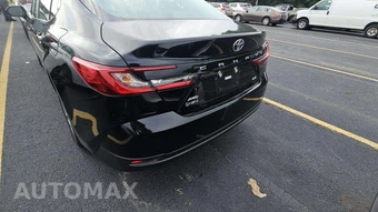 2025 Toyota Camry LE - miniatura 30