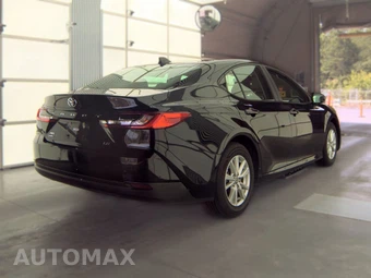 2025 Toyota Camry LE - miniatura 5