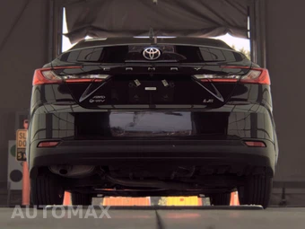 2025 Toyota Camry LE - miniatura 7