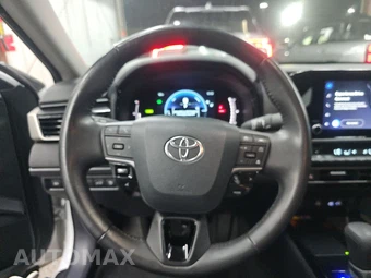 2025 Toyota Camry LE - miniatura 10