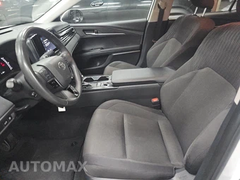2025 Toyota Camry LE - miniatura 7