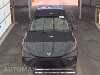 2025 Toyota Camry LE - miniatura 2