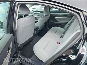 2025 Toyota Camry LE - miniatura 13