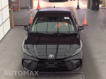 2025 Toyota Camry LE - miniatura 2