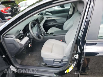 2025 Toyota Camry LE - miniatura 7
