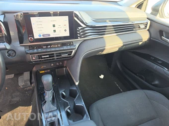 2025 Toyota Camry LE - miniatura 17