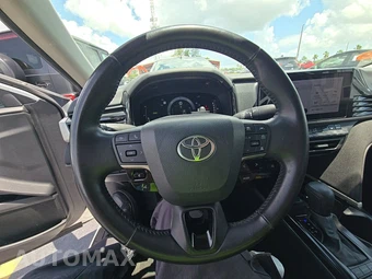 2025 Toyota Camry LE - miniatura 16