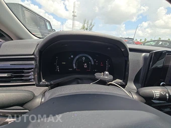 2025 Toyota Camry LE - miniatura 18