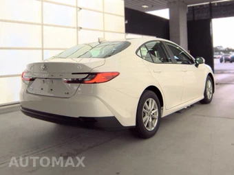 2025 Toyota Camry LE - miniatura 5