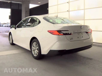2025 Toyota Camry LE - miniatura 8