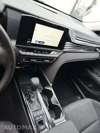 2025 Toyota Camry LE - miniatura 10