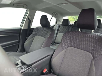 2025 Toyota Camry LE - miniatura 11