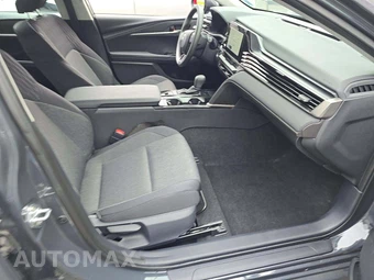 2025 Toyota Camry LE - miniatura 18