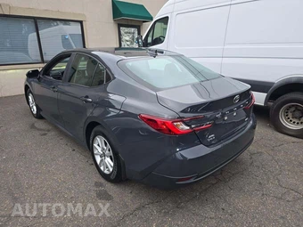 2025 Toyota Camry LE - miniatura 2