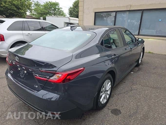 2025 Toyota Camry LE - miniatura 3