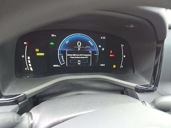 2025 Toyota Camry LE - miniatura 9
