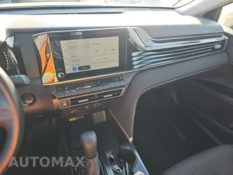 2025 Toyota Camry LE - miniatura 17