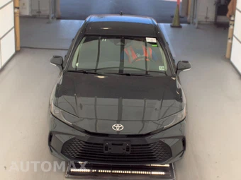2025 Toyota Camry LE - miniatura 2