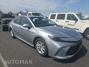 2025 Toyota Camry LE - miniatura 3