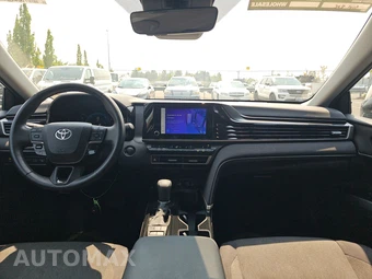 2025 Toyota Camry LE - miniatura 17