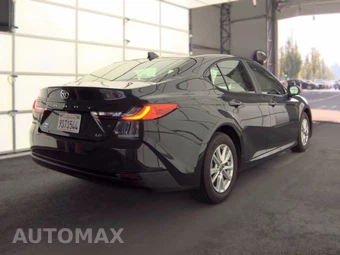 2025 Toyota Camry LE - miniatura 5