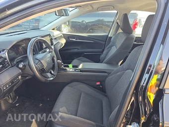 2025 Toyota Camry LE - miniatura 12