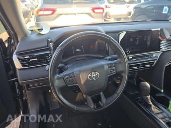 2025 Toyota Camry LE - miniatura 15
