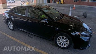 2025 Toyota Camry LE - miniatura 3