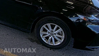 2025 Toyota Camry LE - miniatura 8
