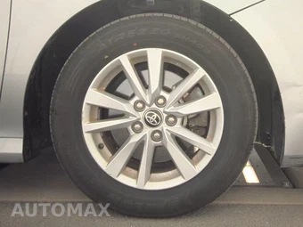 2025 Toyota Camry LE - miniatura 10